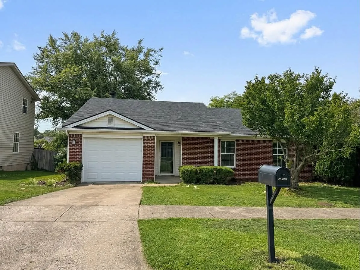 3 bed, 1400 sqft, $1,700 — Photo 1