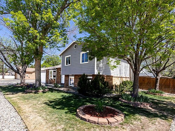 3rd image of 2742 W Redbud Dr