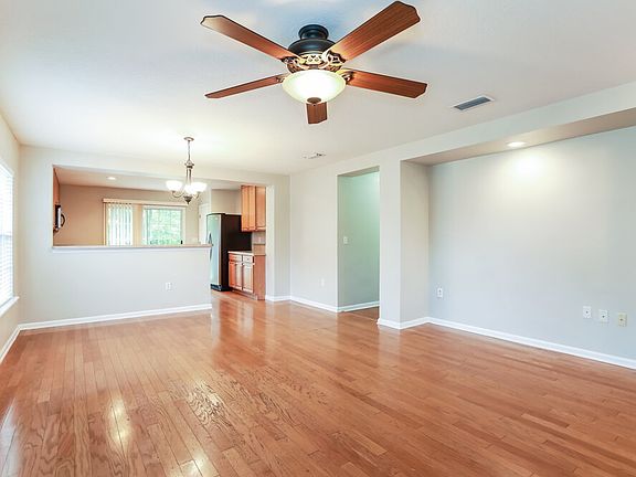 5th image of 11311 Justin Oaks Dr N