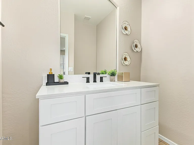 3143 S Southwind Dr — Photo 12