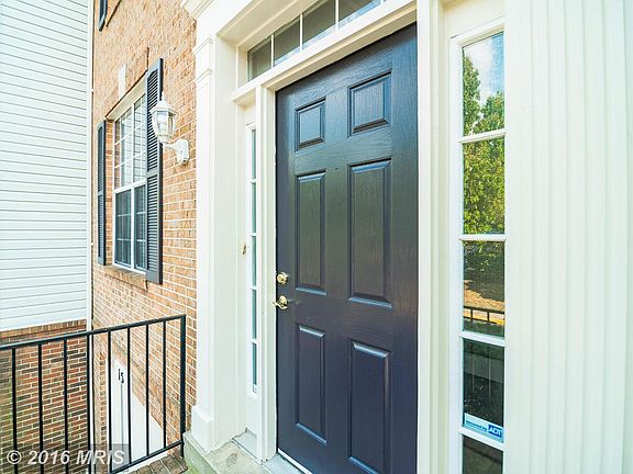 3rd image of 15 Vanderbilt Ct