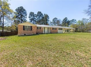 216 Circle Dr, Pineville, LA 71360