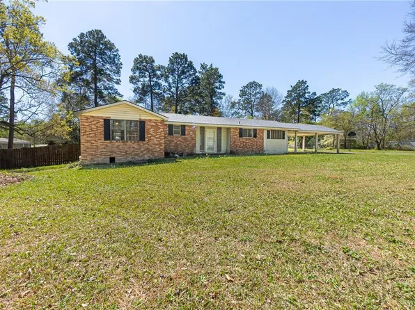 216 Circle Dr, Pineville, LA 71360