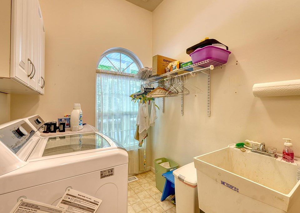 31st image of 198 Riverbend Dr