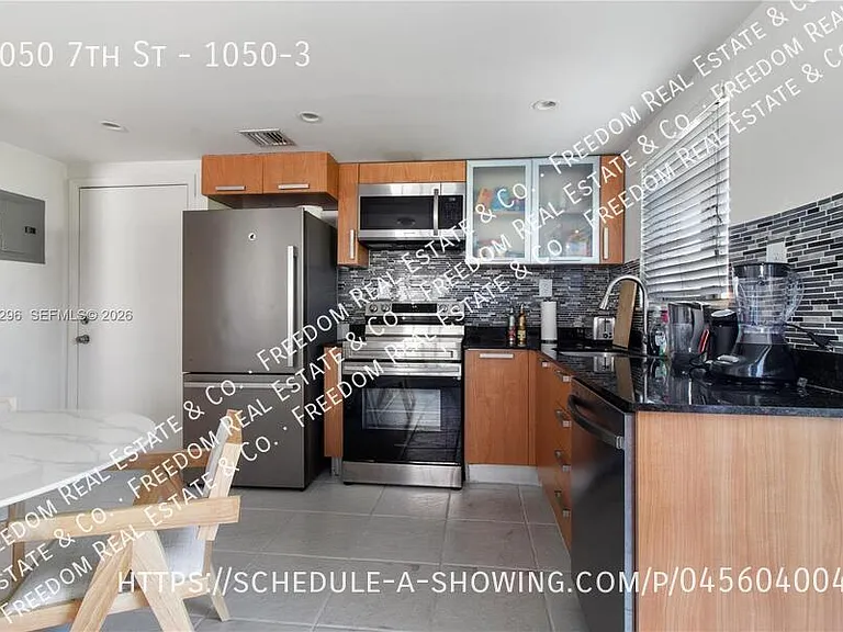 1050 7th St #3 — Photo 3