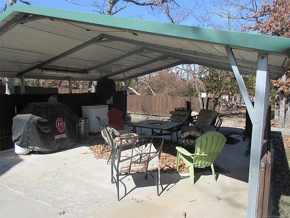 4th image of 27 Glen Ct