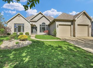 502 Jeffery Dr, Mahomet, IL 61853