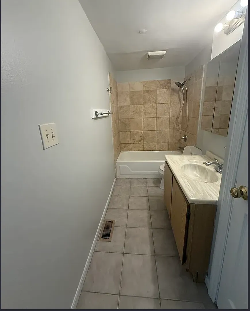 Downtown Charm Meets Modern Convenience Spacious 2-Bed with Parking Pass Included! — Photo 4