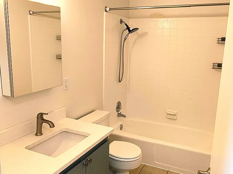 2025 S Broadmoor St #2025 — Photo 12
