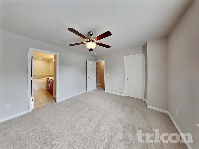 131 Hickory Station Ln — Photo 8