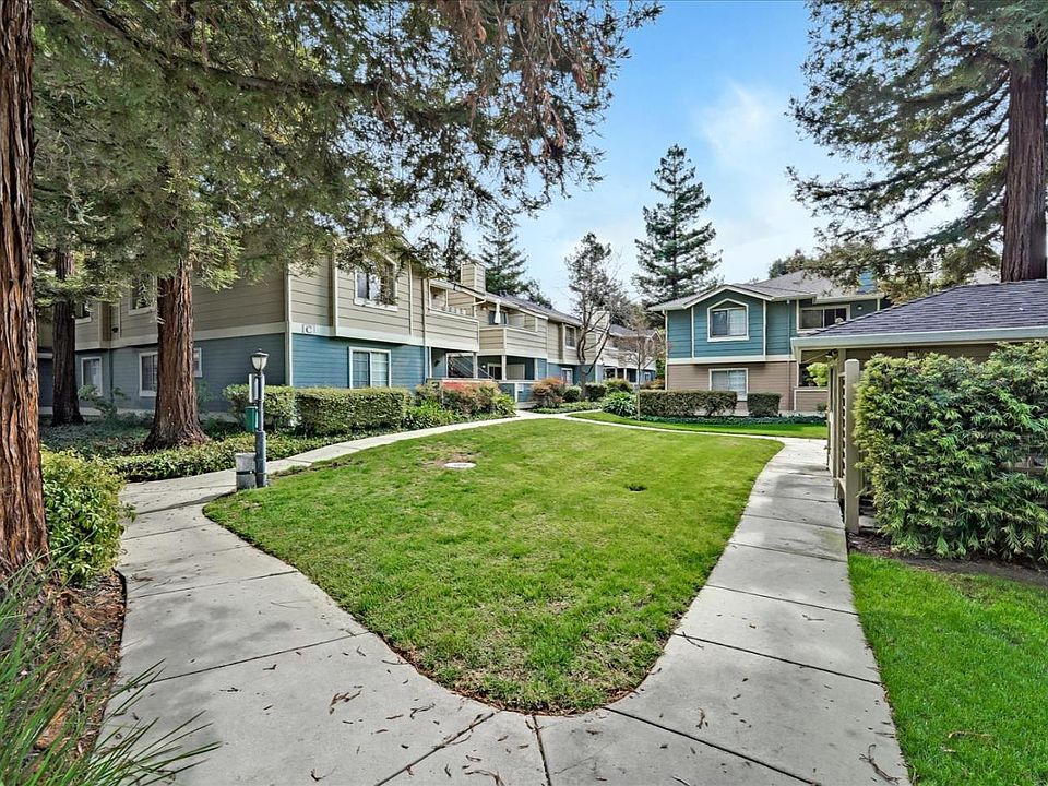 1st image of 2685 Somerset Park Cir