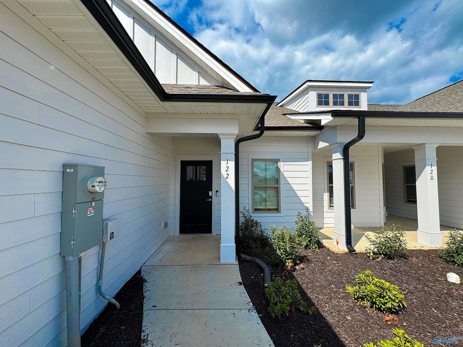 3 bed, 2.0 bath, 1837 sqft, $1,950 — Photo 3