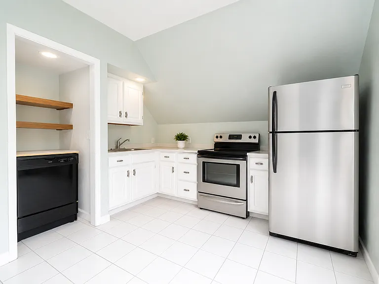 165 Kendall Ave — Photo 1