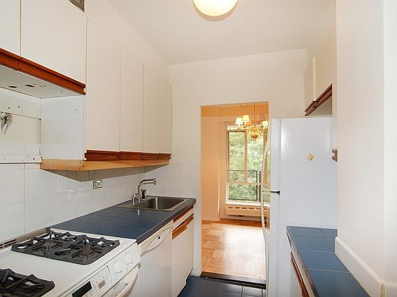 5th image of 2727 Palisade Ave APT 7K