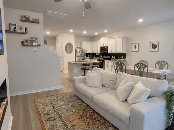 1517 Auckland Ct, Newport News, VA 23608