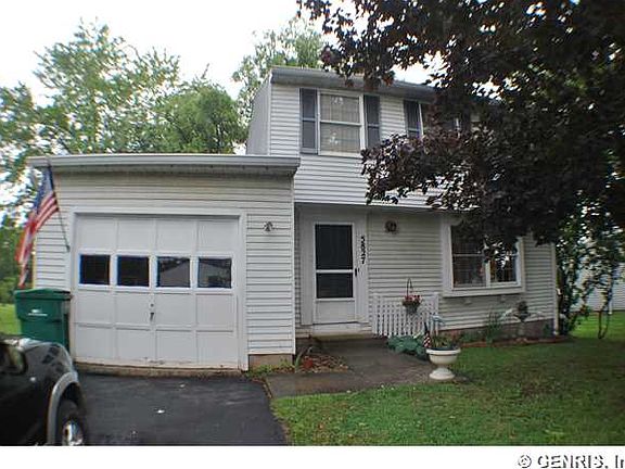 2nd image of 5827 Clover Meadow Ln