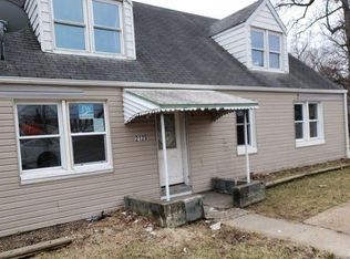 2120 Chambers Rd, Saint Louis, MO 63136