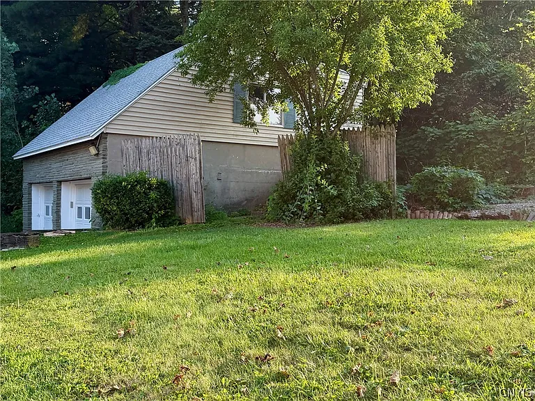 223 Cleveland Blvd — Photo 6