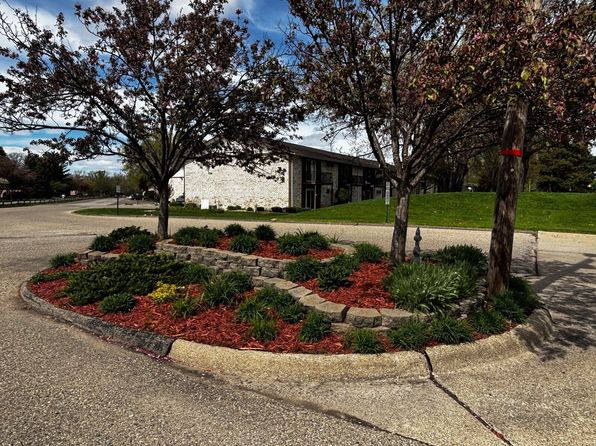 7610 Woodview St APT 2, Westland, MI 48185