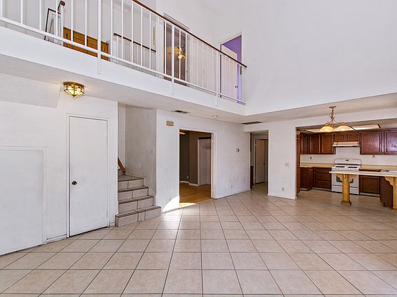3rd image of 3718 1/2 Grace Ave