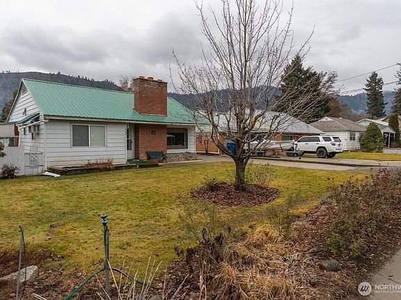 2nd image of 904 Pioneer Avenue