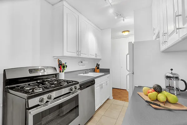 Rented by Corcoran | media 10