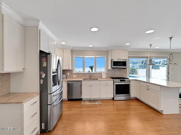 340 Bay Ln — Photo 54