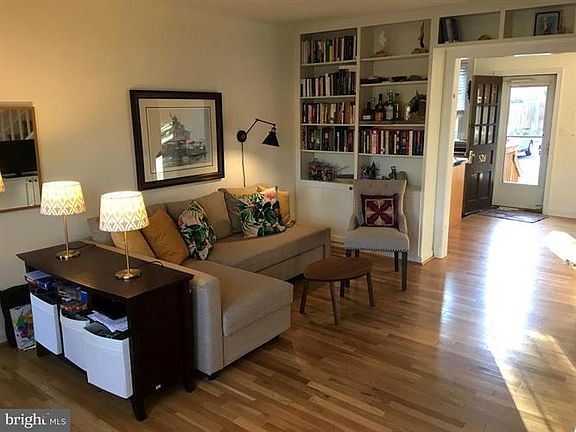 3rd image of 1400 S Edgewood St APT 528