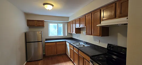 1890 Axtell Dr #5 Photo 1