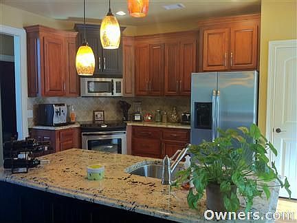Gourmet kitchen