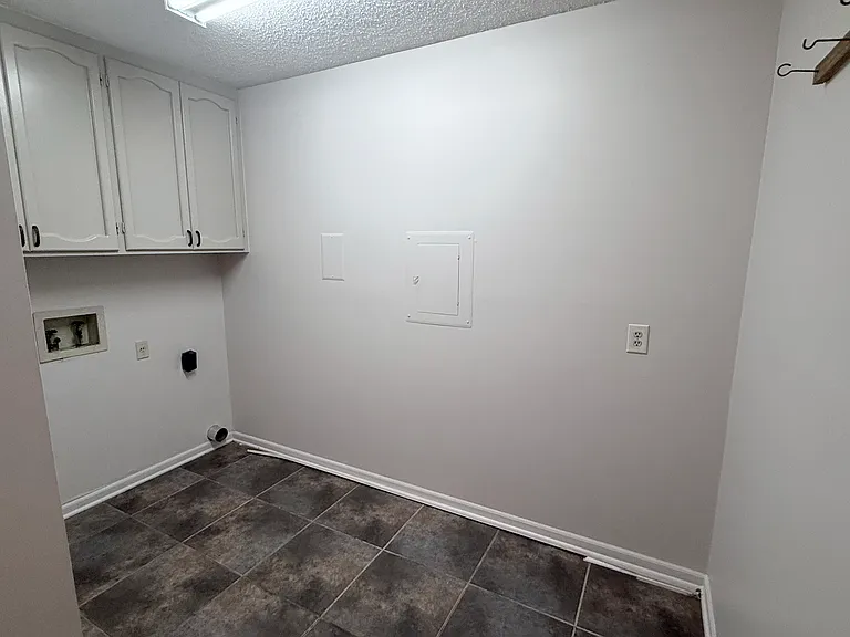 2912 Lancelot Dr — Photo 16