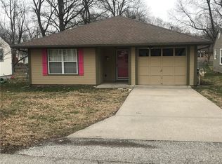 412 SW 16th St, Blue Springs, MO 64015