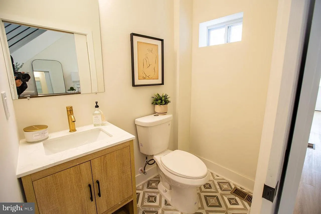 2 bed, 1.5 bath, 1112 sqft, $2,500 — Photo 4
