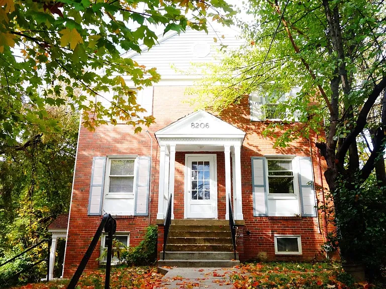 8206 Greenwood Ave — Photo 62
