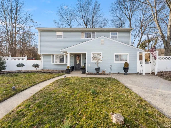 843 Jennetty Ct, Perth Amboy, NJ 08861