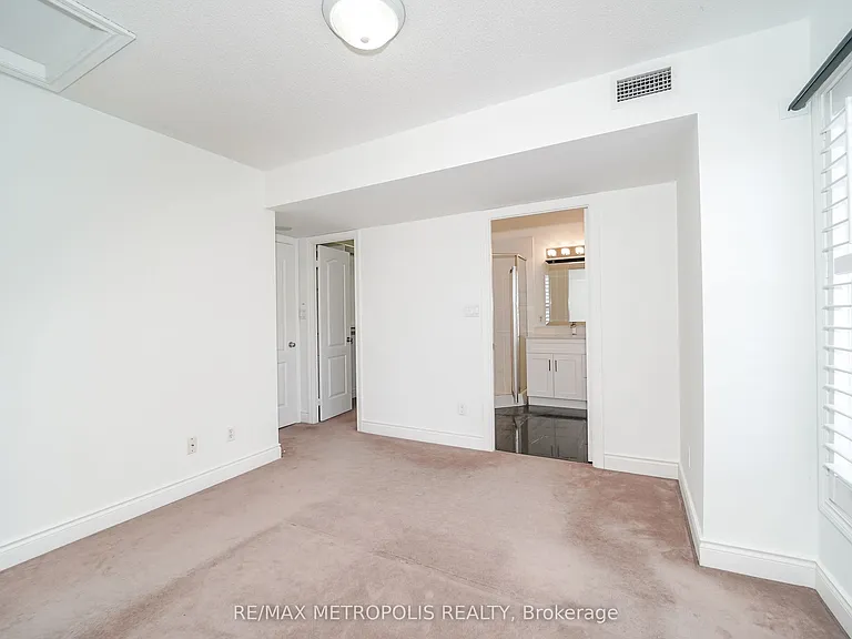 3 Rean Dr #Townhouse 13 — Photo 38