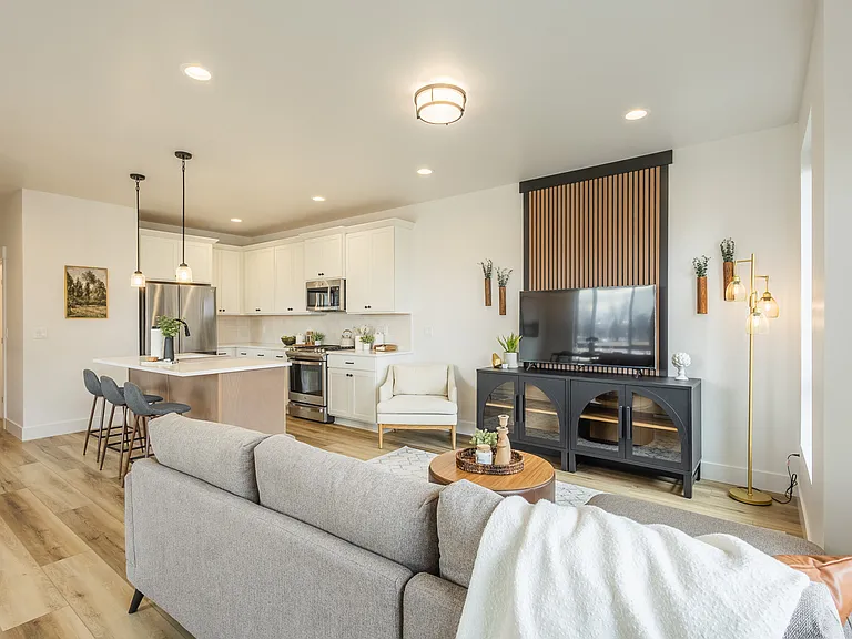 290 S Filbert Ln — Photo 4