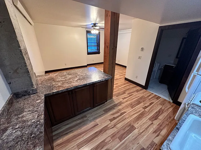 Ebert Apartments — Photo 6