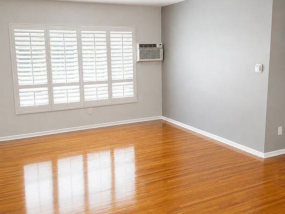 2nd image of 103 N Hayworth Ave #3