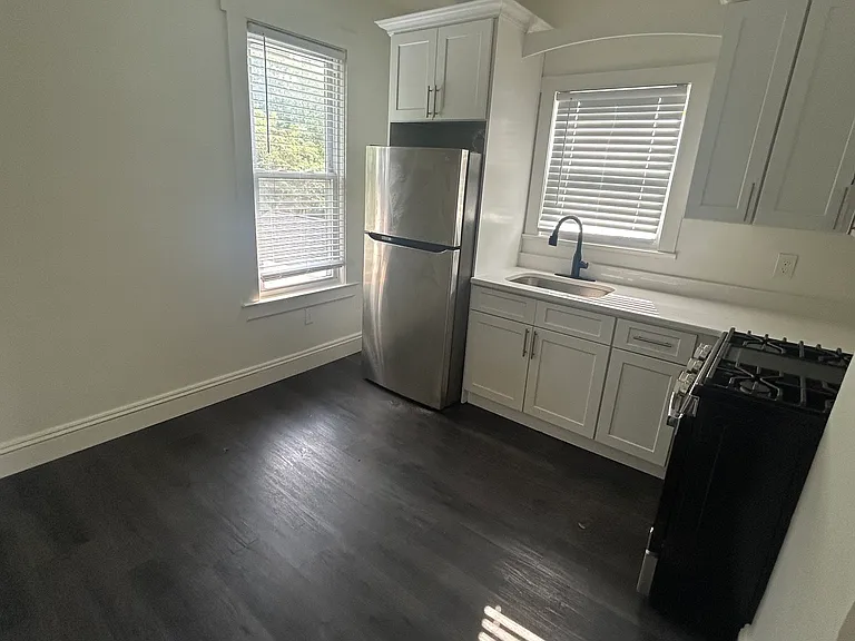 100 Winslow Pl — Photo 13