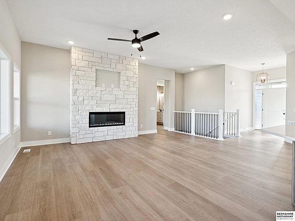 4th image of 18410 Sycamore Dr