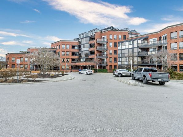 100 Arbors Ln #207, Vaughan, ON L4L 7G4
