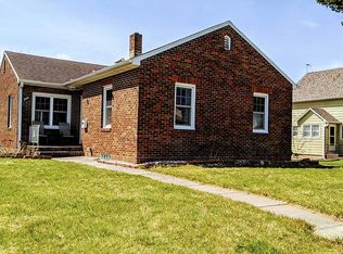 306 W Main St, Waukon, IA 52172