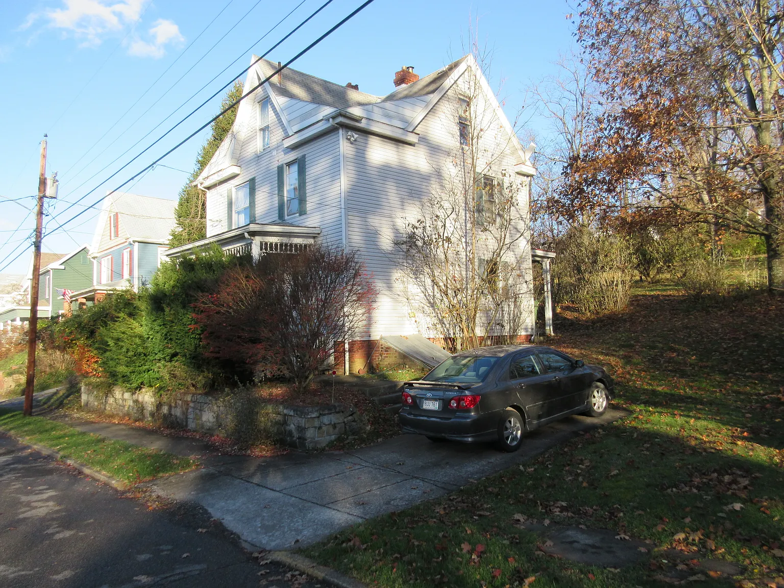 240 Franklin St photo 1