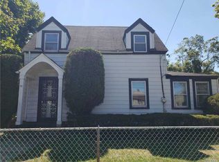 73 Bayview Ave, Inwood, NY 11096