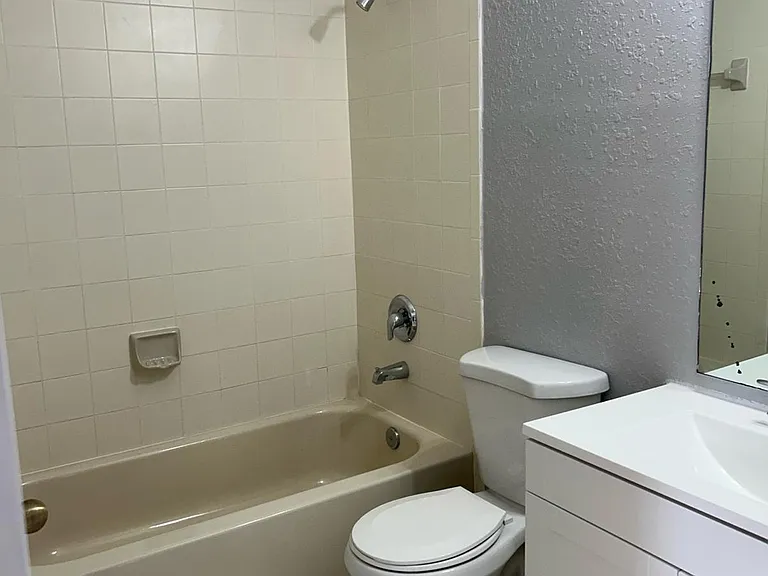 2521 SE 15th Pl #196 — Photo 23