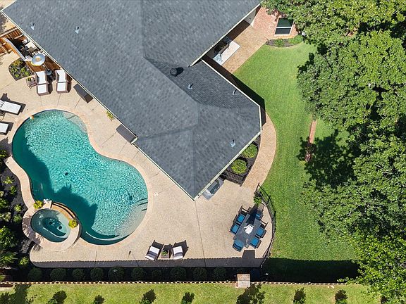 4th image of 5 Brookside Ct