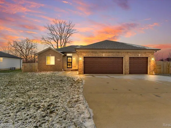 36343 Egan St, Clinton Township, MI 48035