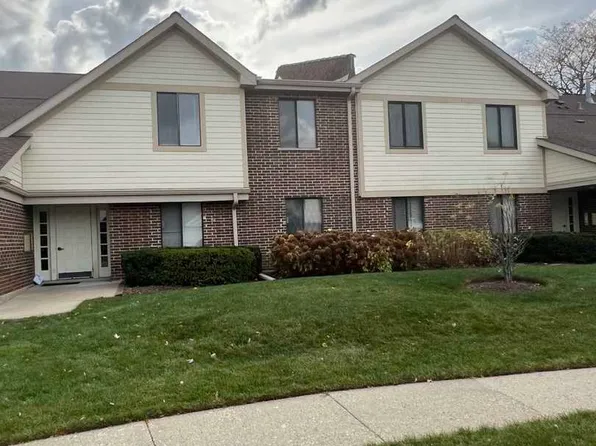 883 E Carriage Ln Unit 4, Palatine, IL 60074