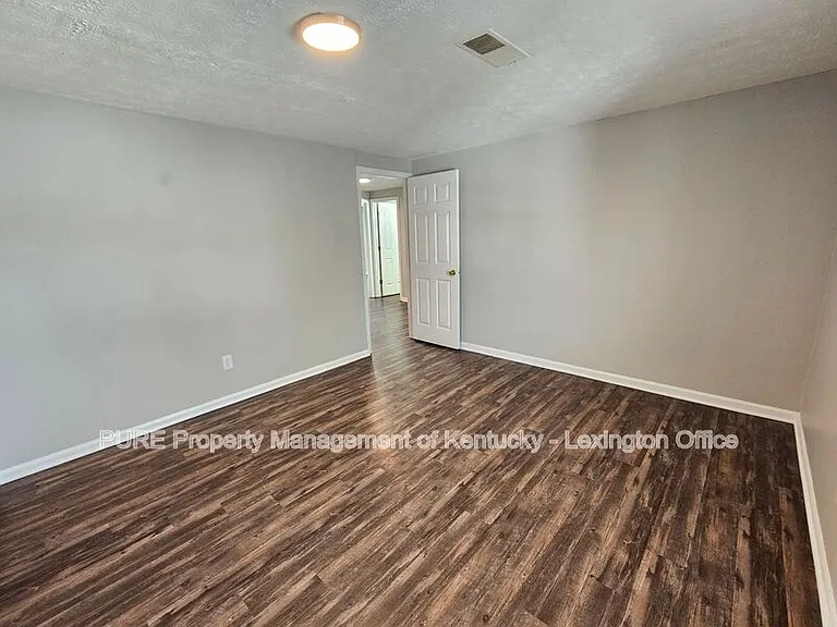 427 Cardwell Ave #3 — Photo 8